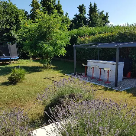 Villa Contemporaine Équipée d'une Piscine Proche de la Plage Villa