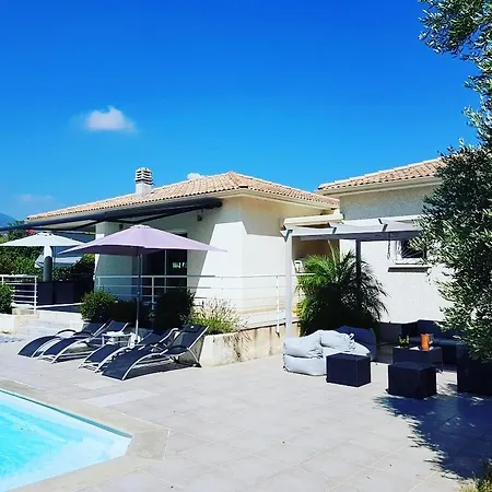 Villa Villa Contemporaine Équipée d'une Piscine Proche de la Plage *