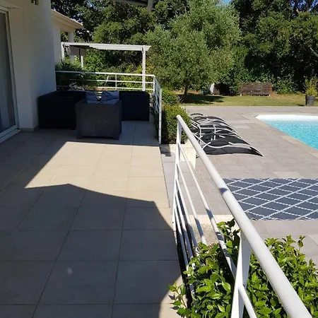 Villa Contemporaine Equipee D'Une Piscine Proche De La Plage